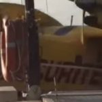 Canadair colpisce albero di una barca nel porto di Vallabrègues (Gard): VIDEO