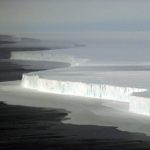 Dall’Antartide rischia il distacco un iceberg grande due volte New York