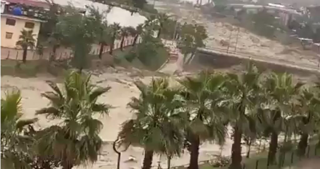 Turchia Alluvione con molte vittime