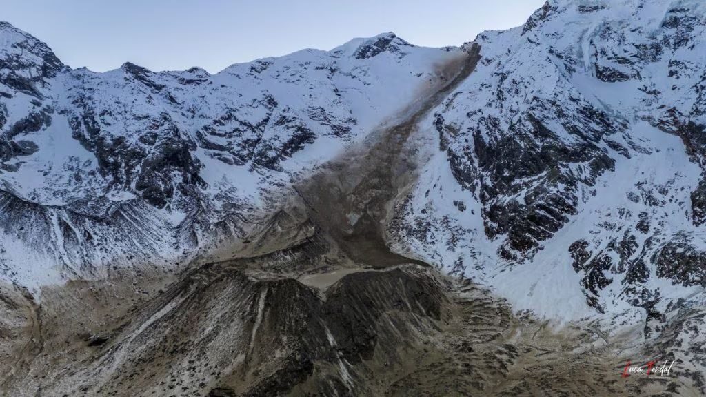 Enorme Frana sulla Punta Tre Amici Monte Rosa